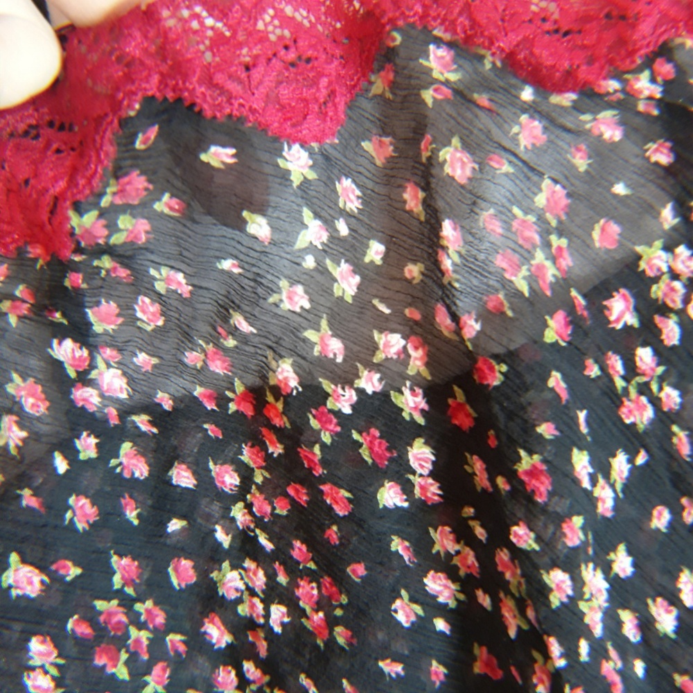 VINTAGE ROSES AND LACE LINGERIE TOP - Picture 5 of 6